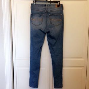 light blue high waisted skinny jeans